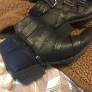Sam Libby boots l